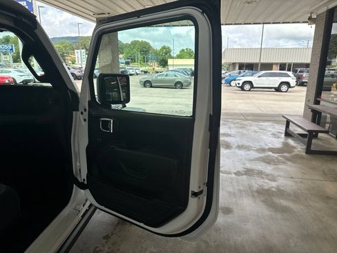 Used 2026 Jeep Wrangler Unlimited Rubicon AWD/4WD image 20