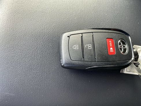 Used 2026 Toyota Prius Plug-In Hybrid FWD image 59