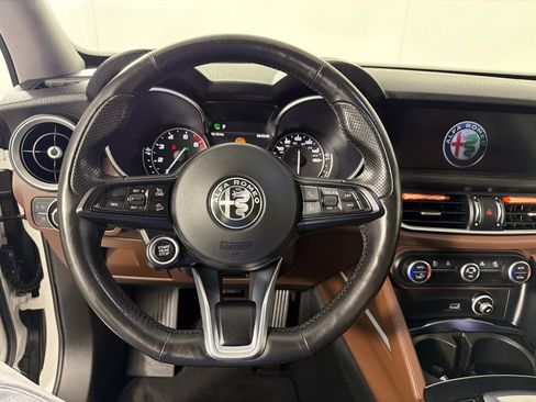 Used 2020 Alfa Romeo Stelvio RWD image 12