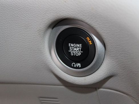 Used 2018 Chrysler Pacifica Touring Plus image 25