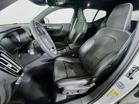 Used 2022 Volvo XC40 T5 R-Design AWD/4WD image 22