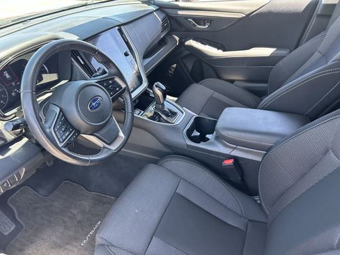 Used 2025 Subaru Outback Premium AWD/4WD image 27