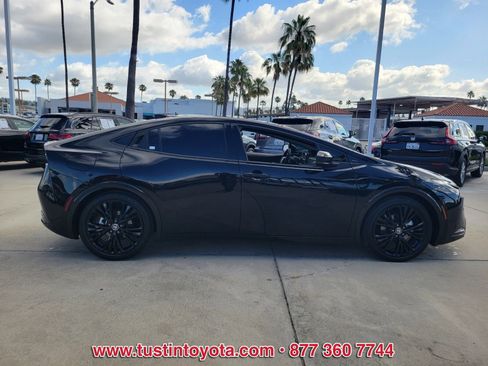 Used 2026 Toyota Prius Plug-In Hybrid image 3