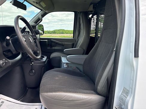 Used 2019 GMC Savana 2500 w/ Driver Convenience Package RWD image 6