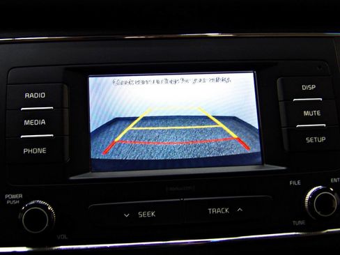 Used 2018 Kia Sedona L FWD image 15