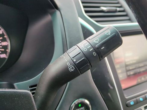 Used 2016 Ford Explorer Platinum image 26