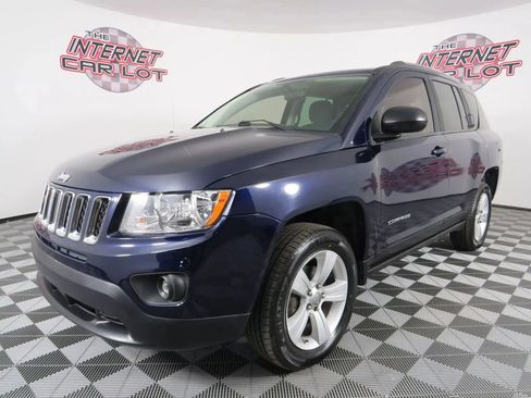 Used 2013 Jeep Compass Latitude w/ Sun/Sound Group image 3