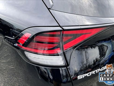 Used 2023 Kia Sportage SX image 28