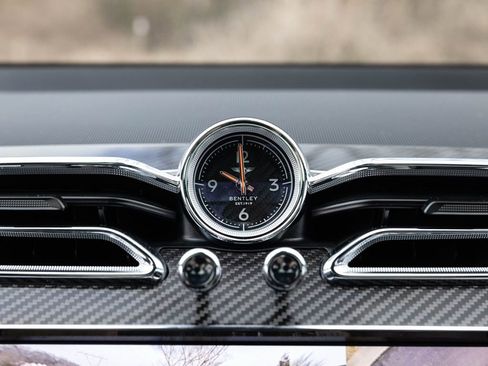 Used 2023 Bentley Bentayga Extended Wheelbase image 50