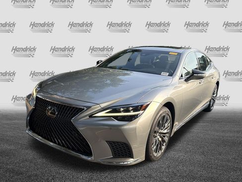 Used 2023 Lexus LS 500 w/ Accessory Package (Z2) RWD image 5