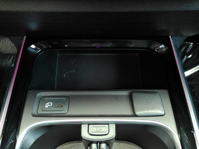 Used 2022 Mercedes-Benz GLB 250 4MATIC w/ Premium Package Lite image 46
