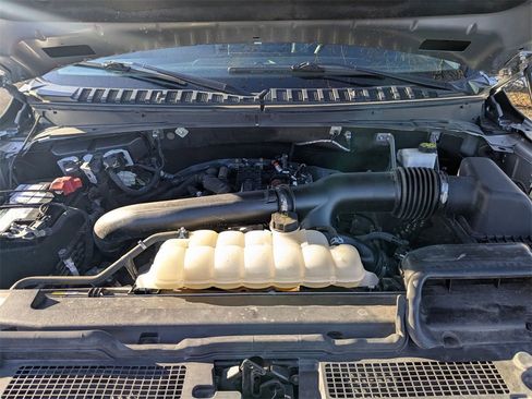 Used 2023 Ford Expedition Max XLT image 40