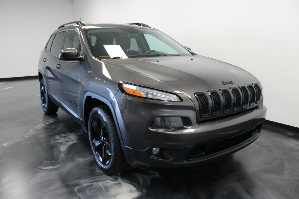 Used 2017 Jeep Cherokee Limited FWD image 25