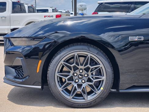 New 2026 Ford Mustang GT Premium w/ GT Performance Package RWD image 9