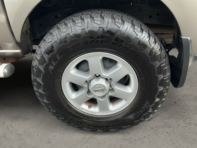 Used 2004 Nissan Frontier S/C AWD/4WD image 9