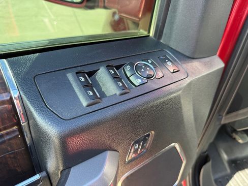 Used 2017 Ford F250 Platinum w/ FX4 Off-Road Package AWD/4WD image 29