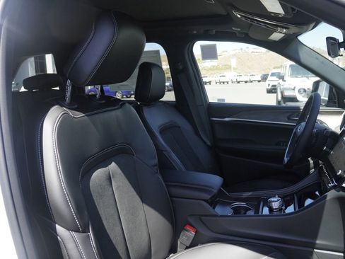 New 2026 Jeep Grand Cherokee Altitude image 21