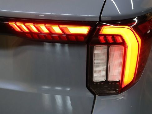 Used 2025 Ford Explorer ST-Line RWD image 19