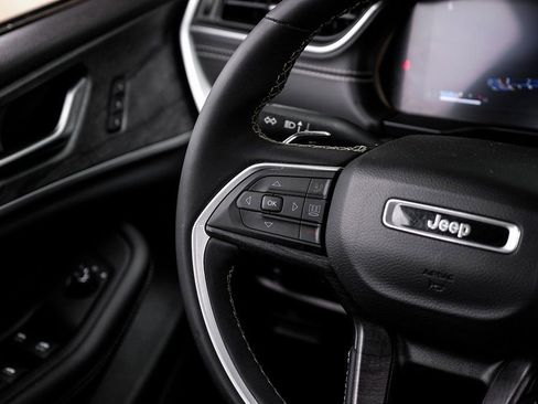 Used 2023 Jeep Grand Cherokee L Limited image 27