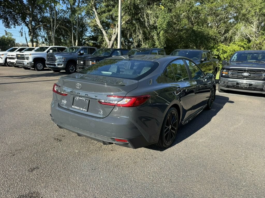 Used 2026 Toyota Camry SE FWD image 9