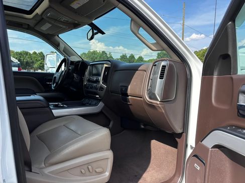 Used 2019 Chevrolet Silverado 2500 LTZ w/ Duramax Plus Package AWD/4WD image 32
