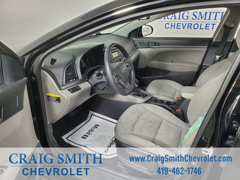 Used 2017 Hyundai Elantra SE w/ Cargo Package image 27