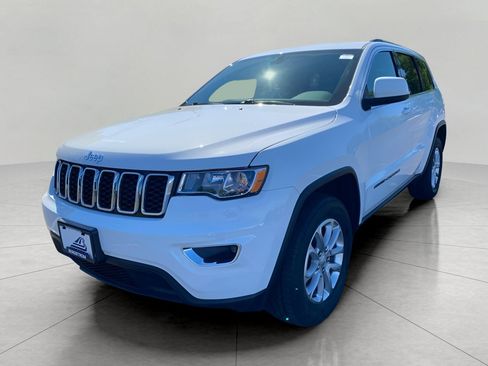 Used 2021 Jeep Grand Cherokee Laredo AWD/4WD image 6