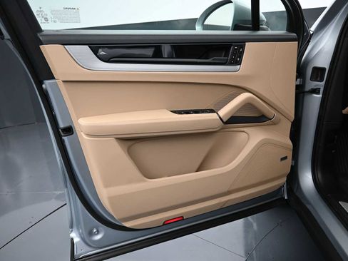 New 2026 Porsche Cayenne E-Hybrid image 8