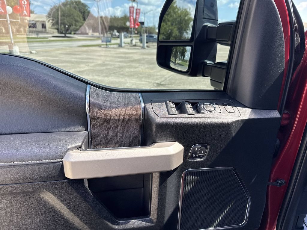 Used 2019 Ford F250 Lariat w/ Lariat Ultimate Package AWD/4WD image 15