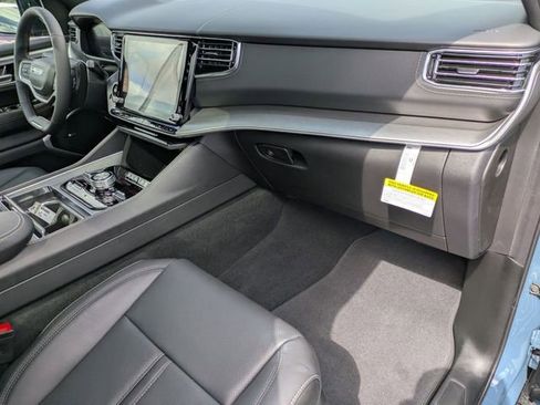 New 2026 Jeep Grand Wagoneer L Limited AWD/4WD image 32