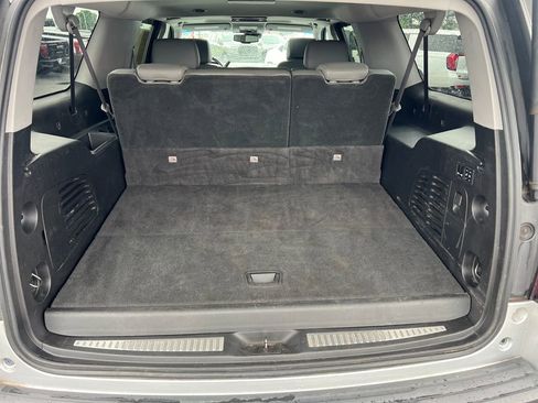 Used 2017 Chevrolet Suburban LT AWD/4WD image 43
