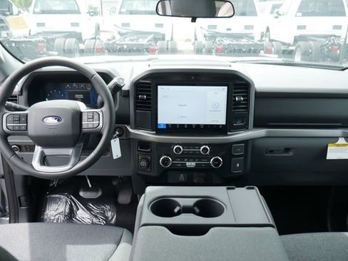 New 2026 Ford F150 XLT w/ XLT Chrome Appearance Package AWD/4WD image 4