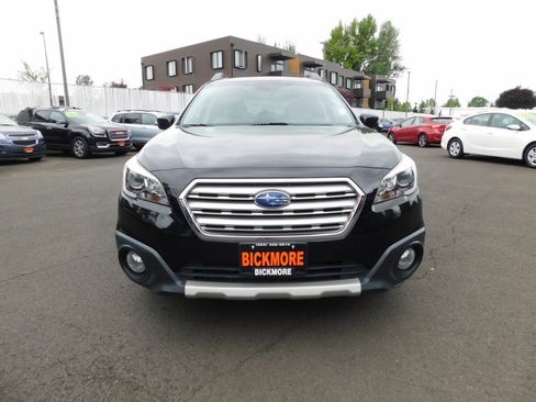 Used 2017 Subaru Outback 3.6R Limited AWD/4WD image 22