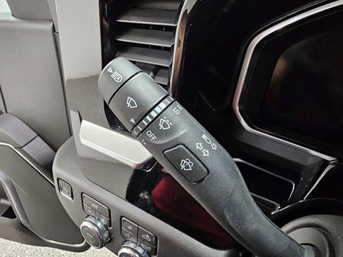 Used 2026 GMC Sierra 1500 SLT AWD/4WD image 36