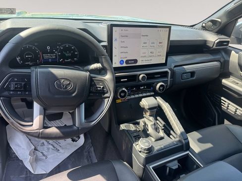 Used 2025 Toyota 4Runner Limited AWD/4WD image 10