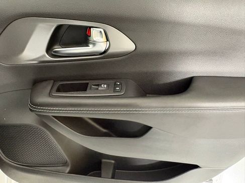 New 2026 Chrysler Pacifica Select FWD image 12