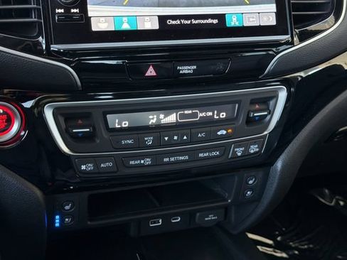 Used 2025 Honda Ridgeline Black Edition image 24