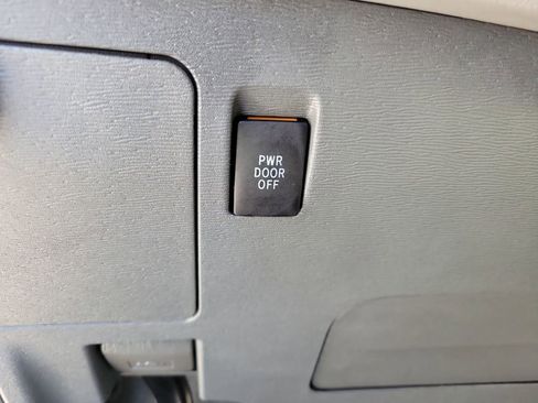 Used 2016 Toyota Sienna XLE w/ XLE Navigation Package image 28