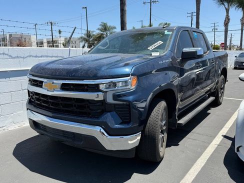 Used 2022 Chevrolet Silverado 1500 LT w/ All Star Edition Plus RWD image 2