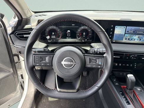 Certified 2025 Nissan Kicks SR AWD/4WD image 38
