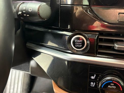 Used 2022 Nissan Pathfinder Platinum w/ Cargo Package image 23