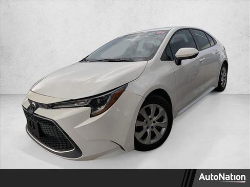 Used 2021 Toyota Corolla LE image 1