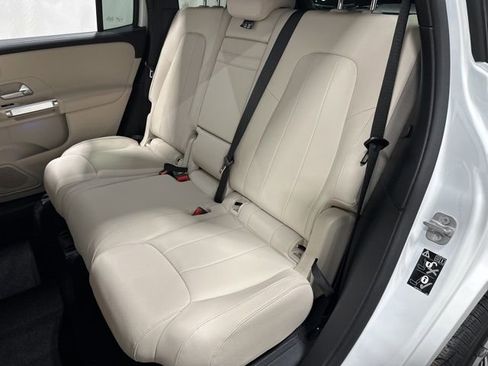 Used 2025 Mercedes-Benz GLB 250 4MATIC image 30