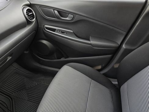 Used 2019 Hyundai Kona SE FWD image 29