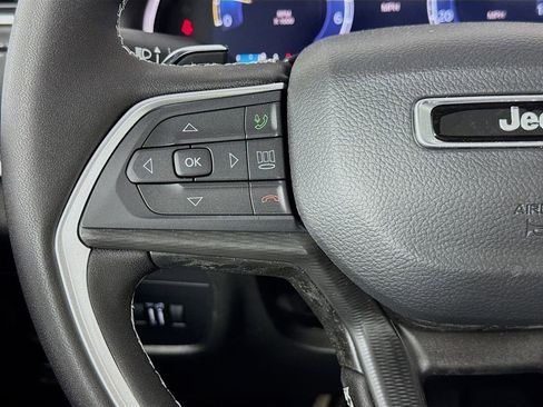 New 2025 Jeep Grand Cherokee Laredo X w/ Luxury Tech Group I image 30