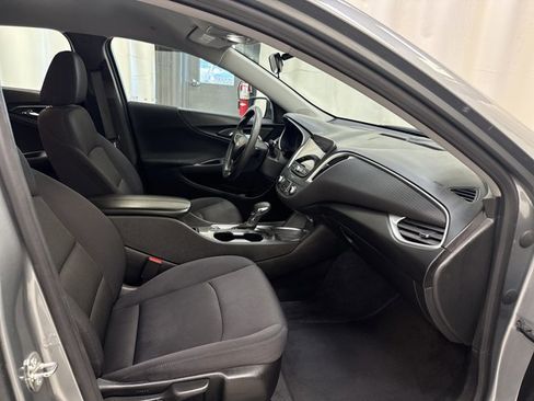 Used 2024 Chevrolet Malibu LT image 28