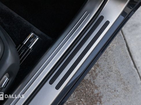 Used 2020 Rolls-Royce Wraith image 32