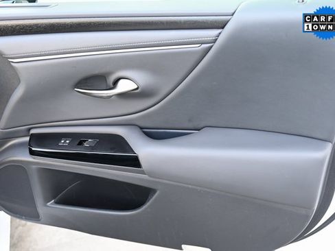 Used 2025 Lexus ES 300h 300h image 19
