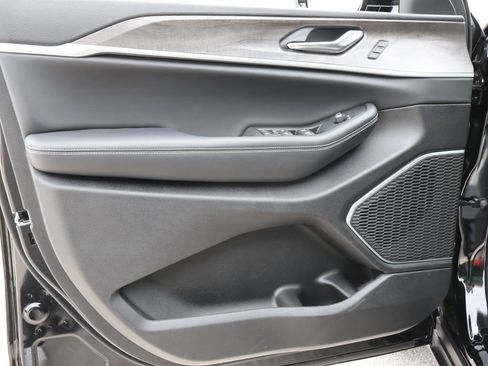 New 2026 Jeep Grand Cherokee L Limited image 22