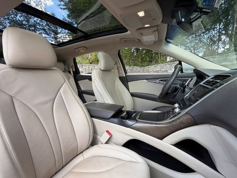 Used 2019 Lincoln Nautilus Reserve w/ Class II Trailer Tow Package FWD image 24